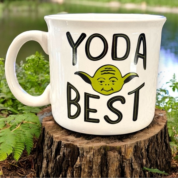 New! Star Wars the Mandalorian “YODA BEST” 18 Oz mug Never Used - Picture 1 of 4